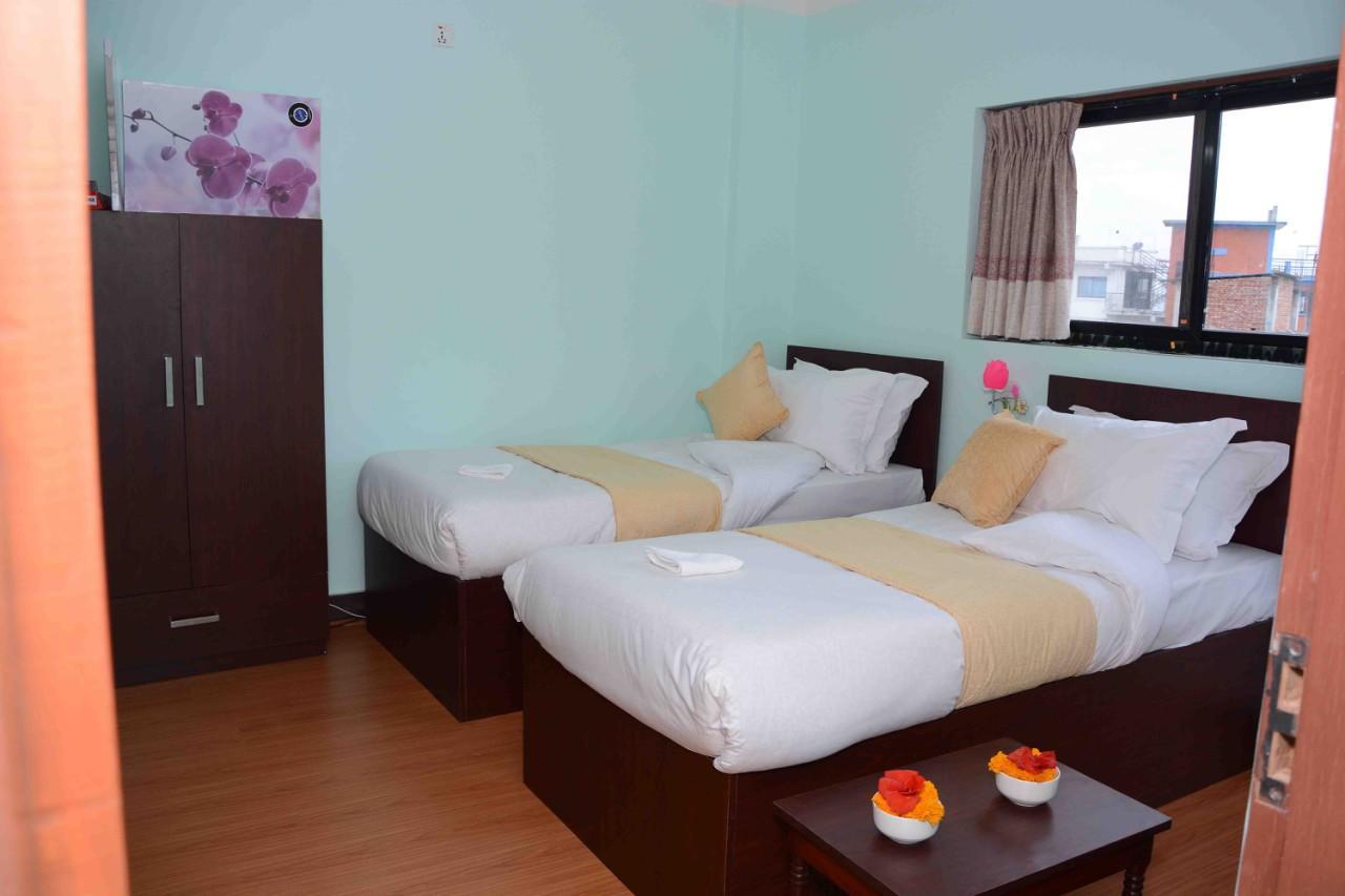 Hotel Golden Three Godāvari Extérieur photo