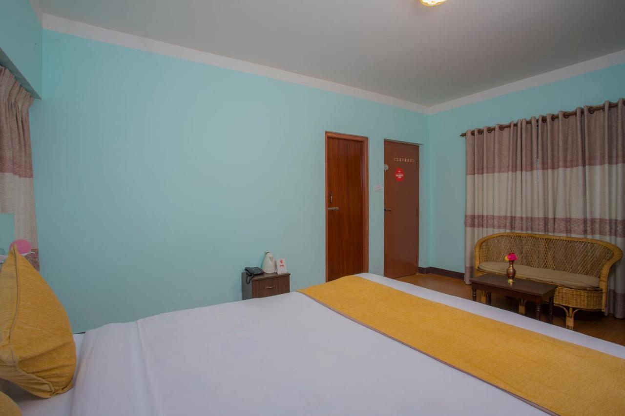 Hotel Golden Three Godāvari Extérieur photo