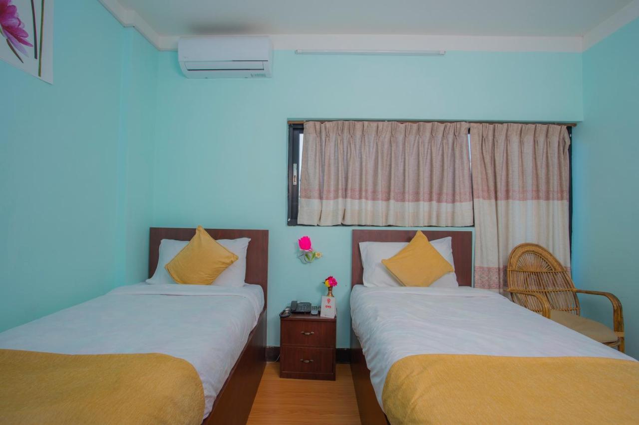 Hotel Golden Three Godāvari Extérieur photo
