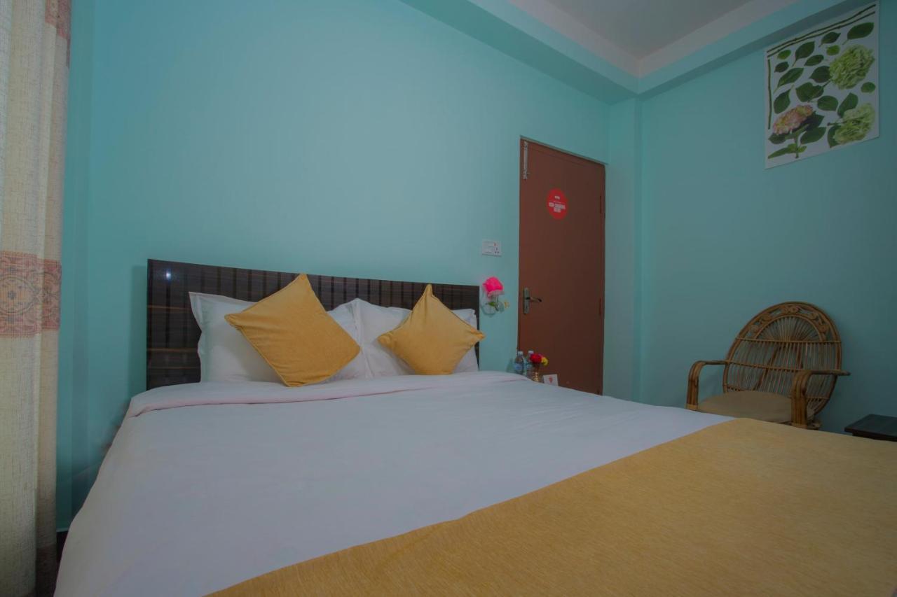 Hotel Golden Three Godāvari Extérieur photo