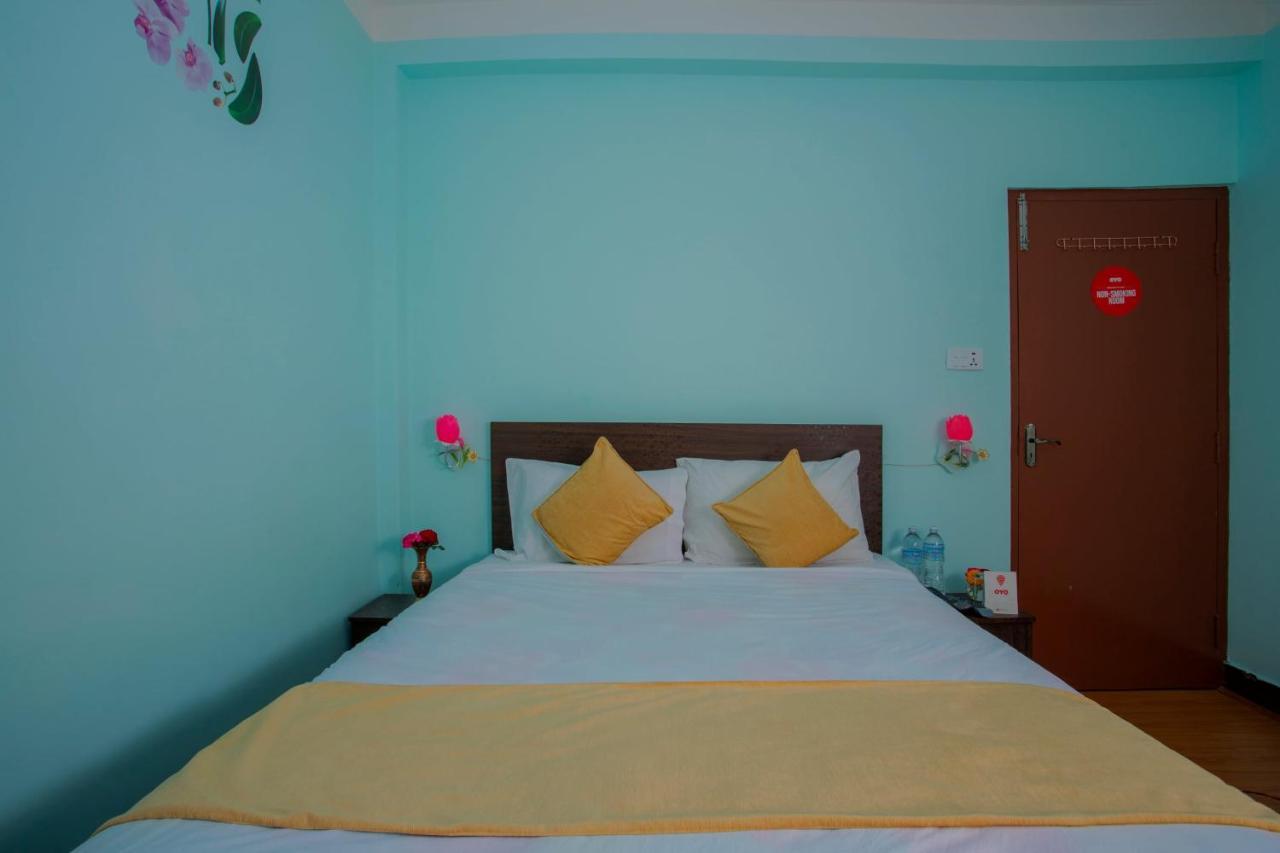 Hotel Golden Three Godāvari Extérieur photo
